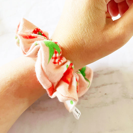Gingham Strawberry Flannel Scrunchie, Strawberry Accessories, Soft Scrunchie, Berry Flannel, SummerStyle Bracelets