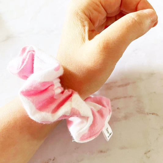Strawberry Milk Flannel Scrunchie, Pink Cow Print Scrunchie, Strawberry Accessories, Soft Scrunchie, SummerStyle Bracelets
