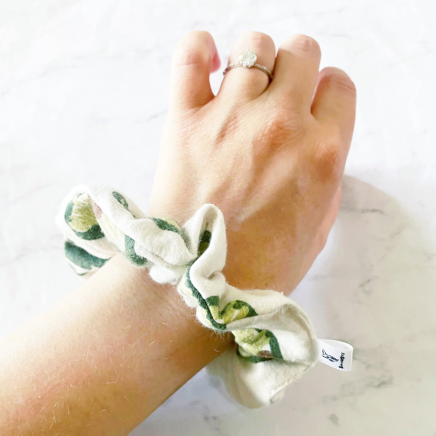 Avocado Flannel Scrunchie, Avocado Accessories, Soft Scrunchie, SummerStyle Bracelets