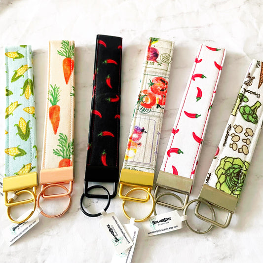 White Chili Pepper Key Fob Wristlet, 6.5in Wristlet Lanyard, Keychain Wristlet, Handmade Lanyard, SummerStyle Bracelets