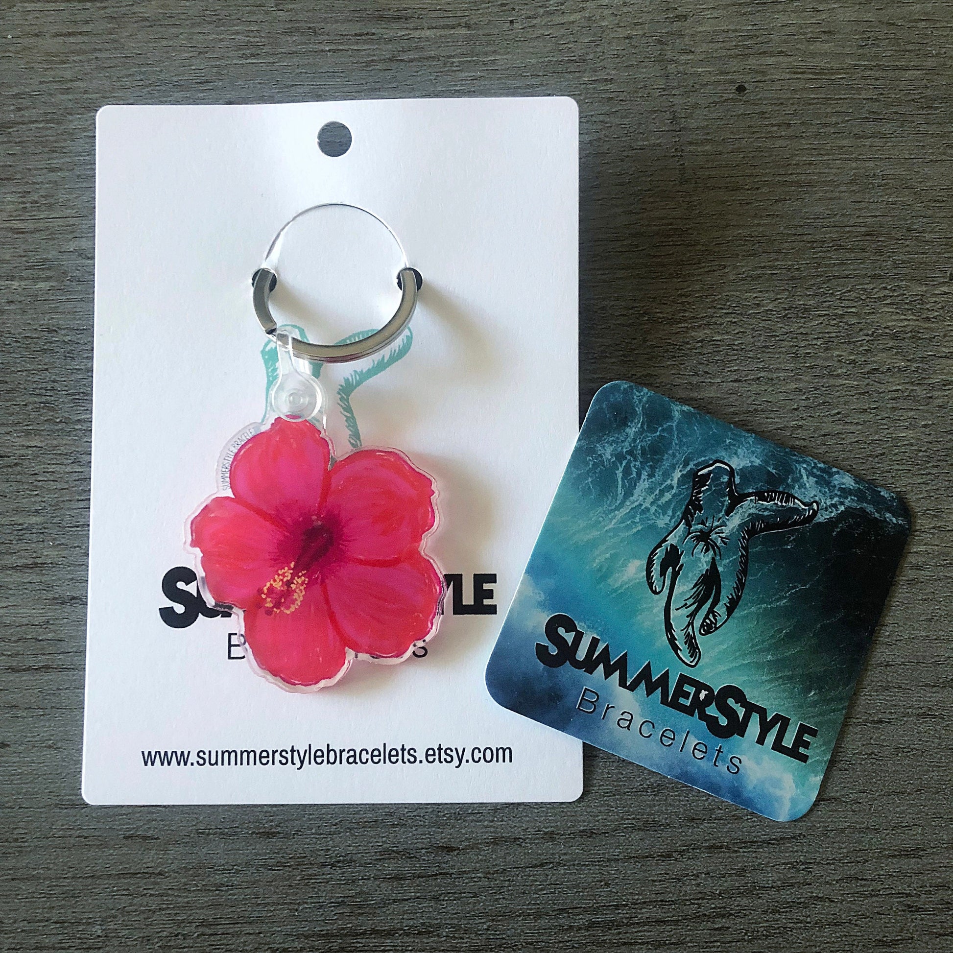 Happy Hibiscus Acrylic Keychain, Floral Gift, Backpack Keychain, Tropical Flower Keychain, SummerStyle Bracelets