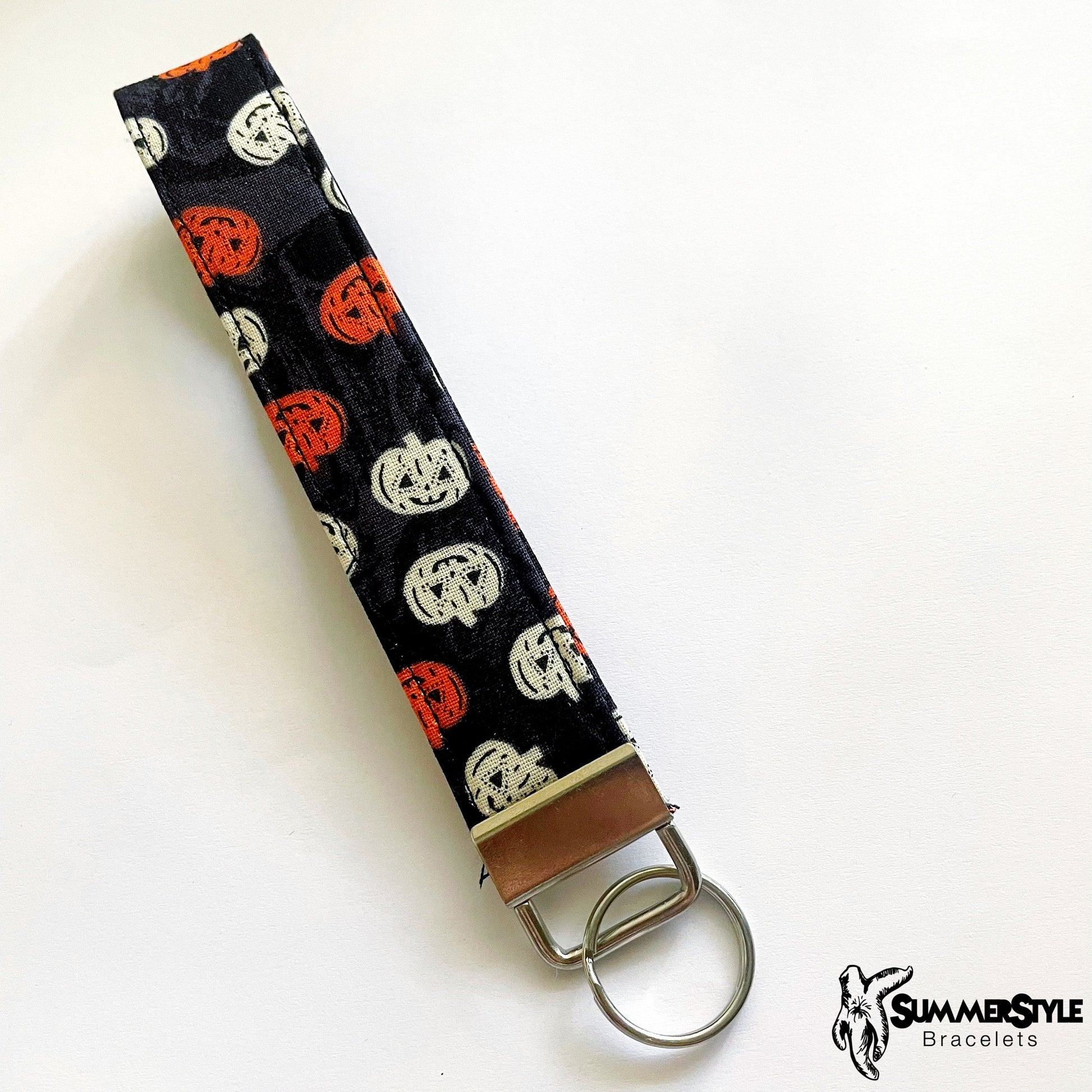 Halloween Jack O Lantern Key Fob Wristlet, Wristlet Keychain, Halloween Wristlet, Handmade Lanyard, SummerStyle Bracelets