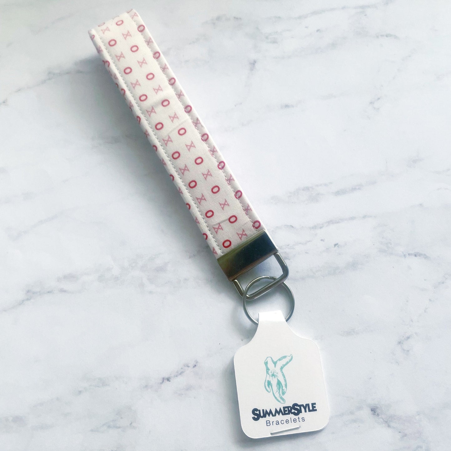 VALENTINE White XOXO Key Fob Wristlet, Wristlet Lanyard, Keychain Wristlet, Handmade Lanyard, SummerStyle Bracelets