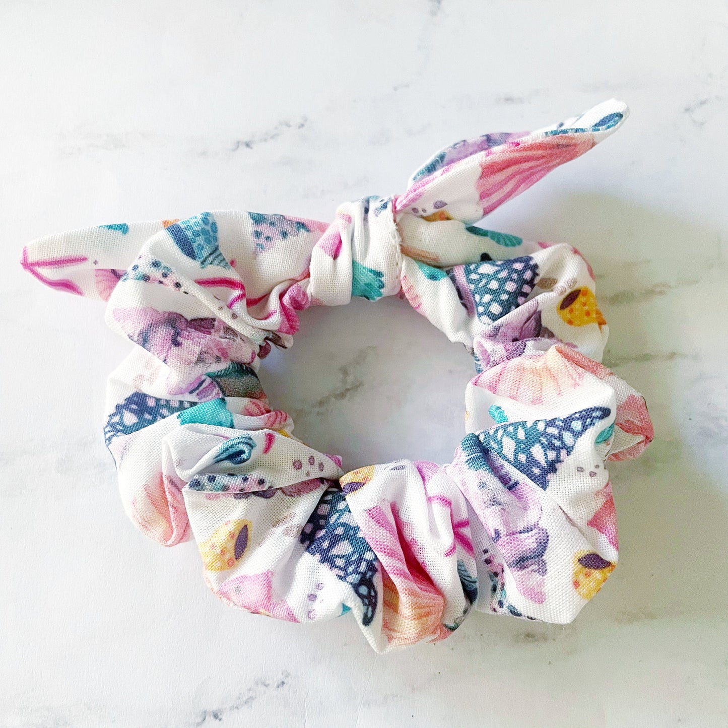 Watercolor Seashell Scrunchie, Scrunched Bow Hair Tie, Seashell Gift, Hair Accessories, Bow Scrunchie, SummerStyle Bracelets