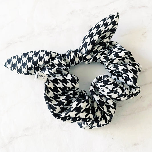 Black & White Houndstooth Scrunchie, Scrunched Bow Hair Tie, Hair Bow, Hair Accessories, Bow Hair Tie, SummerStyle Bracelets