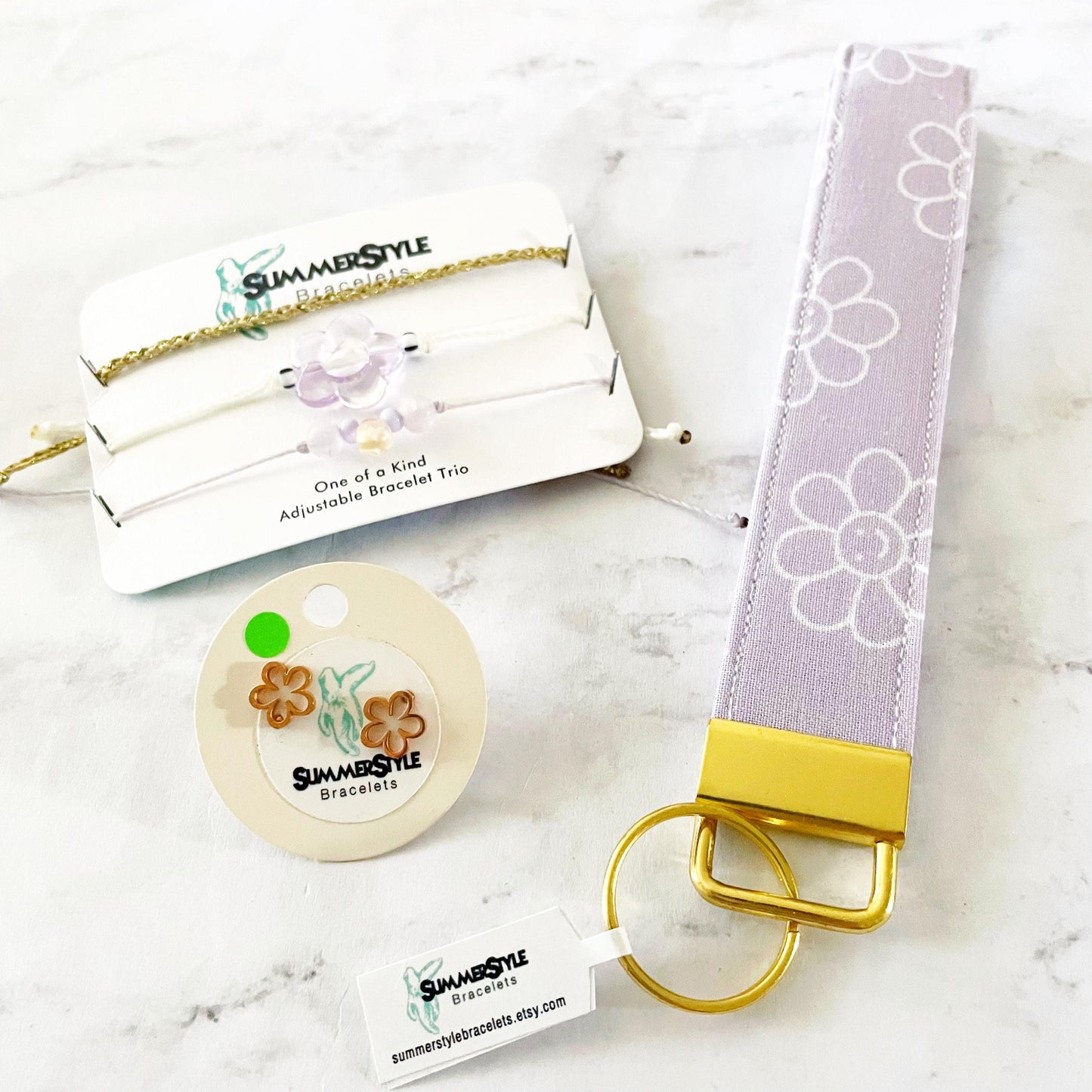 Happy Daisy Gift Box, Curated Gift, Floral Jewelry, Floral Keychain, Gift Box for Her, Ready to Ship Gift, SummerStyle Bracelets