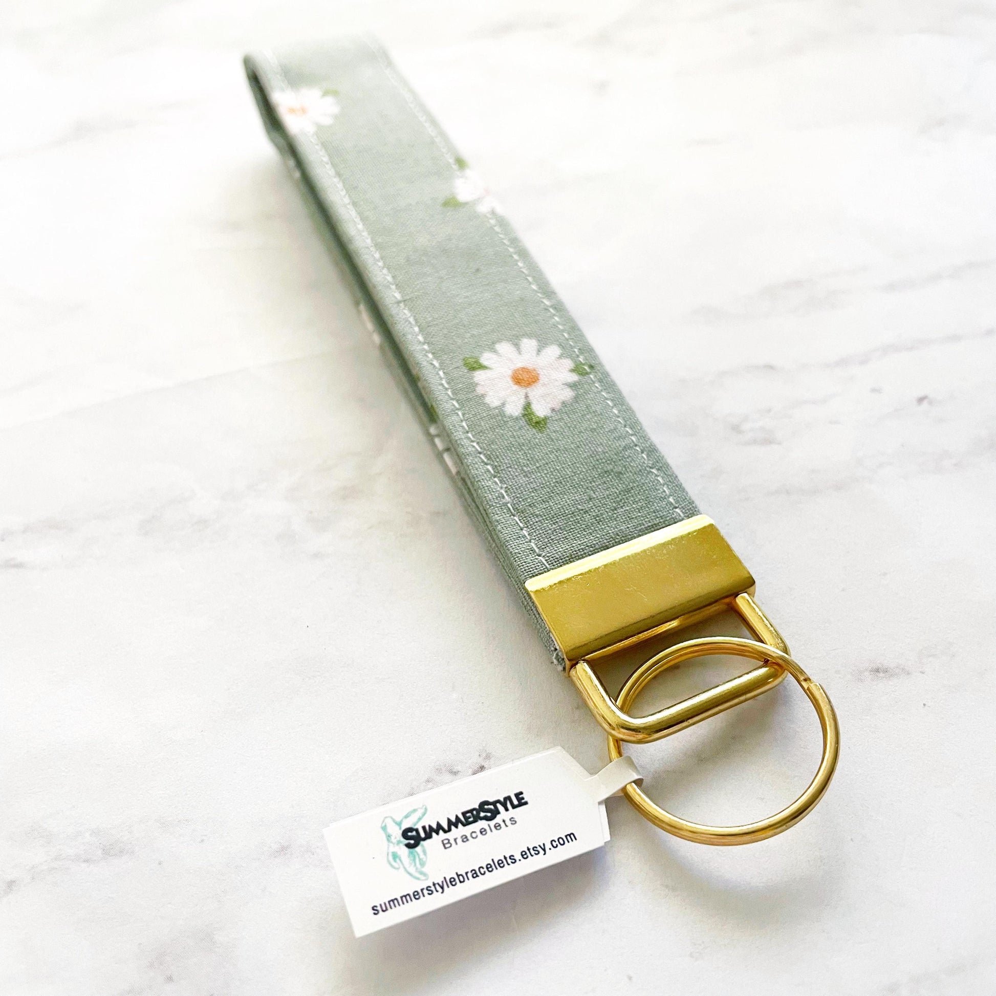 Sage Daisy Key Fob Wristlet, 6.5in Wristlet Lanyard, Keychain Wristlet, Handmade Lanyard, SummerStyle Bracelets