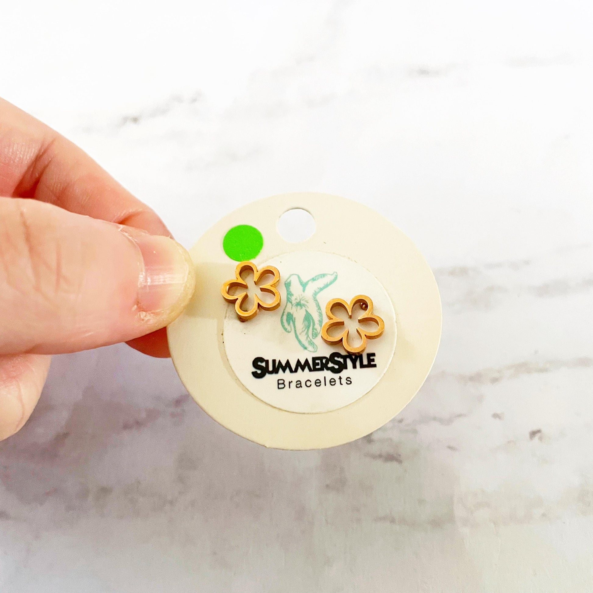 Happy Daisy Gift Box, Curated Gift, Floral Jewelry, Floral Keychain, Gift Box for Her, Ready to Ship Gift, SummerStyle Bracelets