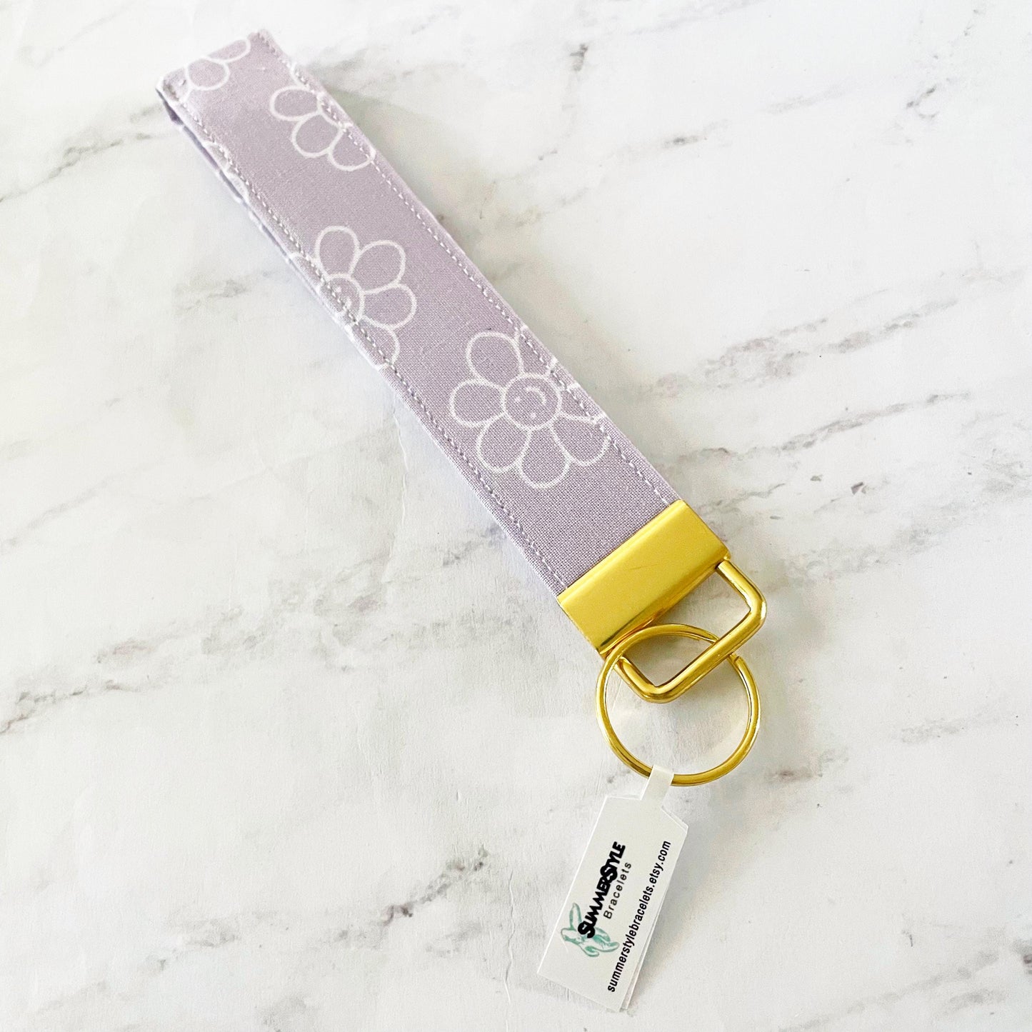 Happy Daisy Gift Box, Curated Gift, Floral Jewelry, Floral Keychain, Gift Box for Her, Ready to Ship Gift, SummerStyle Bracelets