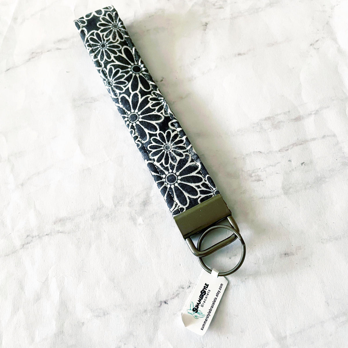 Sage Daisy Key Fob Wristlet, 6.5in Wristlet Lanyard, Keychain Wristlet, Handmade Lanyard, SummerStyle Bracelets