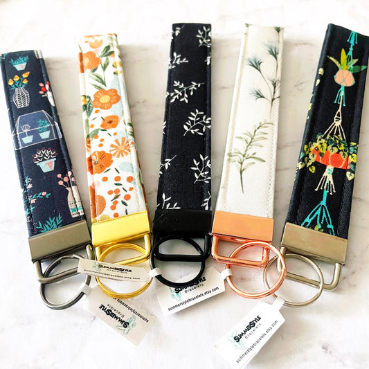 Hanging Plants Key Fob Wristlet, 6.5in Wristlet Lanyard, Keychain Wristlet, Handmade Lanyard, SummerStyle Bracelets
