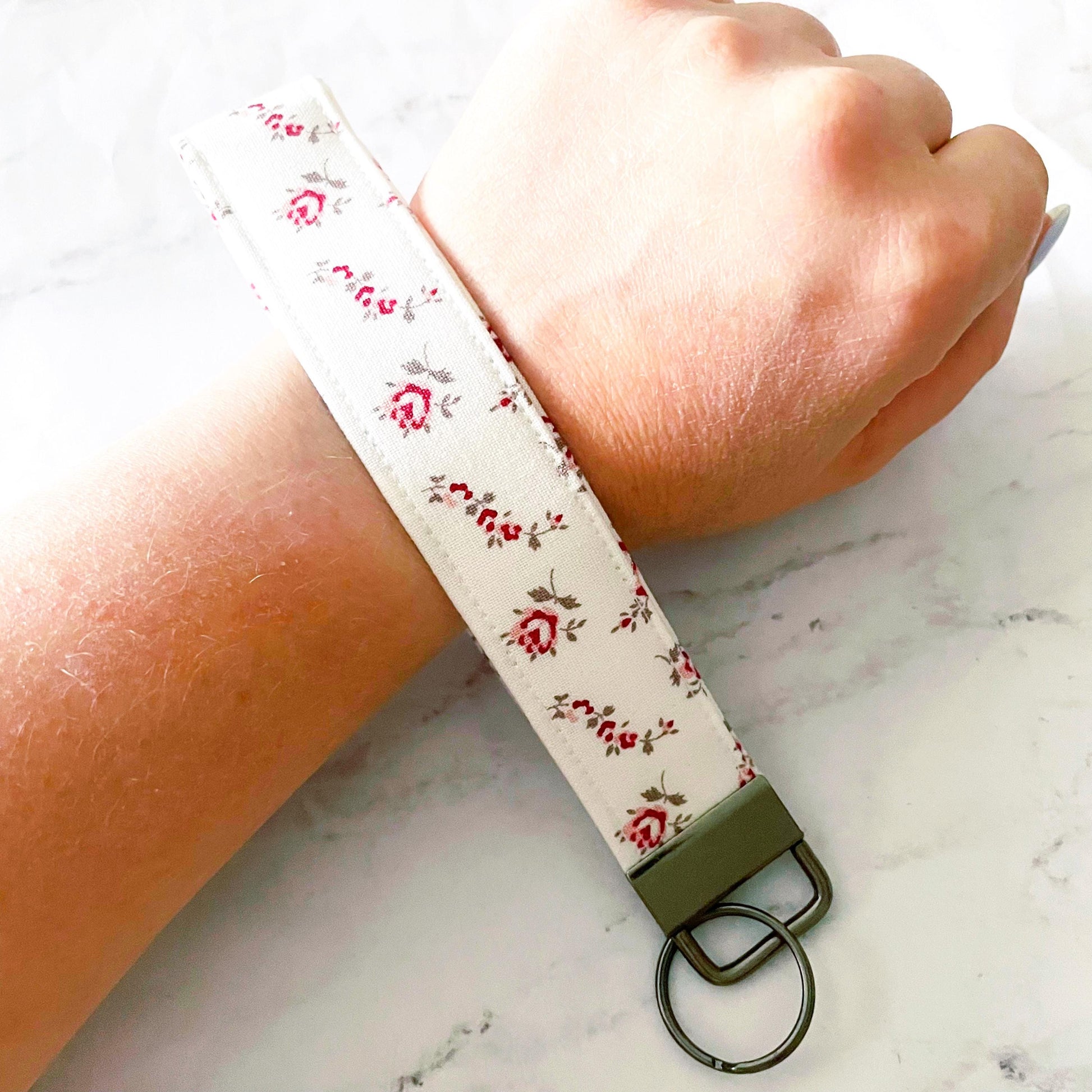 Ravishing Roses Key Fob Wristlet, 6.5in Wristlet Lanyard, Keychain Wristlet, Handmade Lanyard, SummerStyle Bracelets